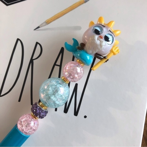 Disney Doorables: Olaf Retells: Little Mermaid: King Triton handmade beaded pen - Picture 1 of 3